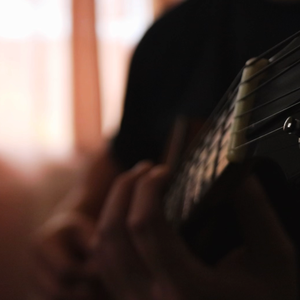 表妹洗澡让我进去摸她照片
